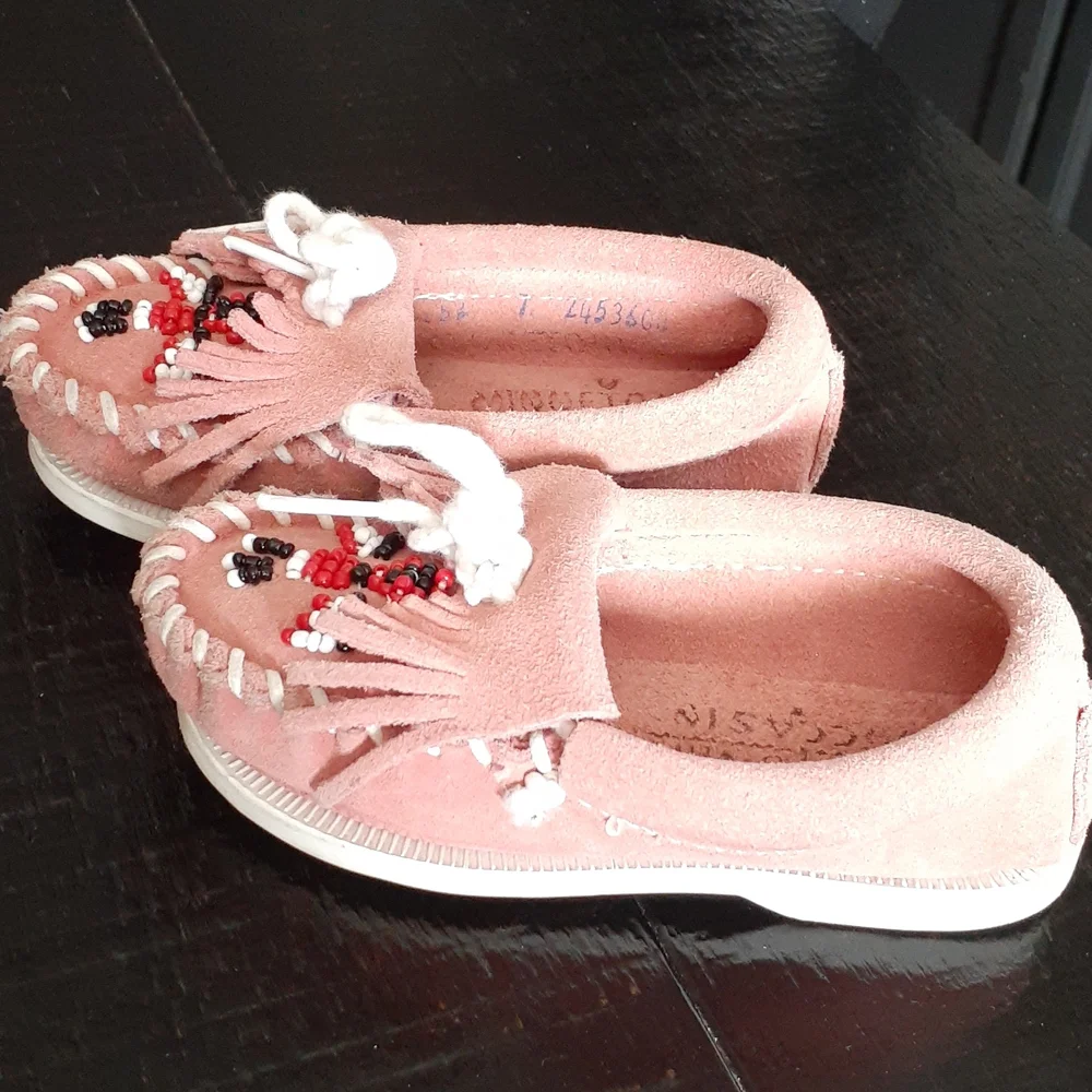 MINNETONKA MOCCASINS